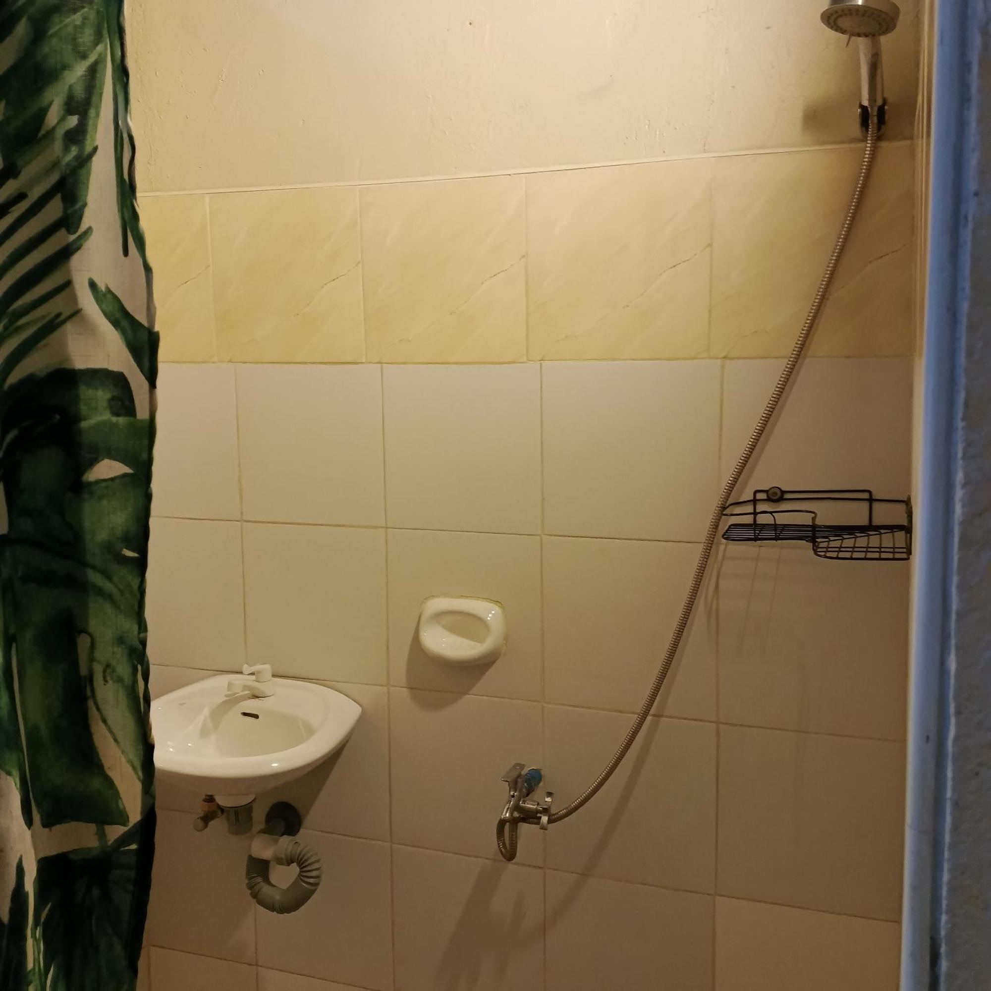 Two Crazy Monkeys Hotel Bakhawan Room photo